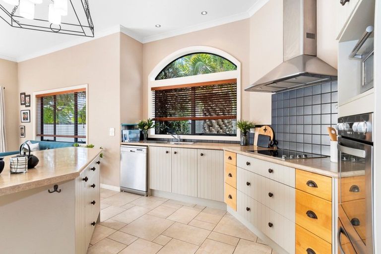 Photo of property in 2 Eyres Place, Ohauiti, Tauranga, 3112