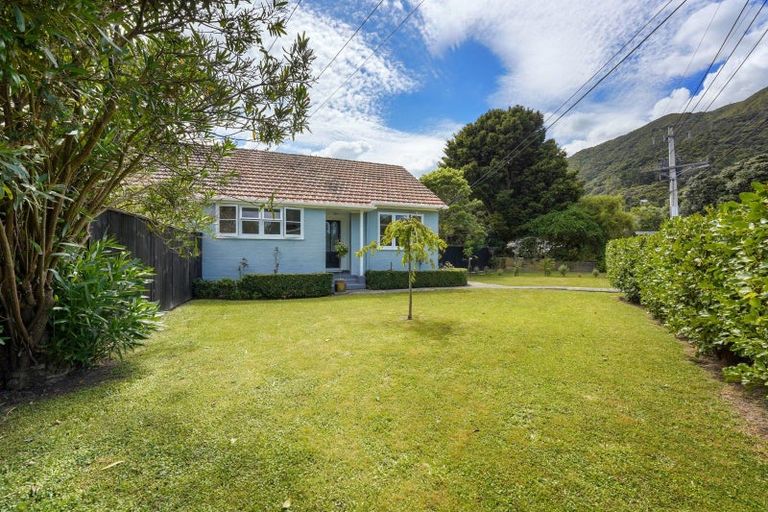 Photo of property in 1 Tyndall Street, Waiwhetu, Lower Hutt, 5010