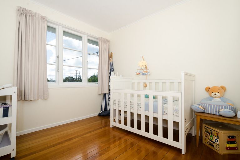 Photo of property in 38 Amberley Avenue, Te Atatu South, Auckland, 0610