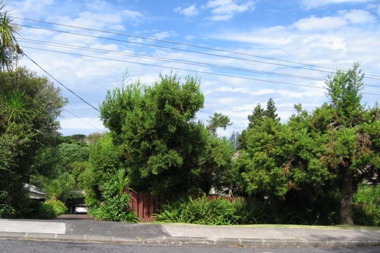 Photo of property in 14 Long Street, Torbay, Auckland, 0630