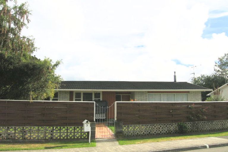 Photo of property in 3 Flavia Grove, Clouston Park, Upper Hutt, 5018