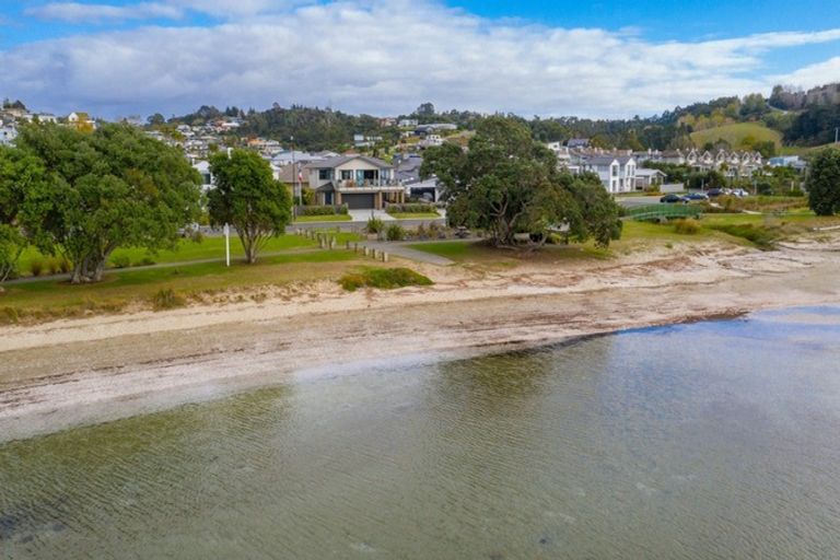 Photo of property in 25 Schooner Avenue, Snells Beach, 0920