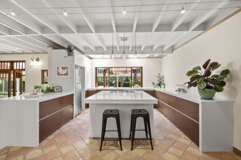 Photo of property in 9 Aotearoa Terrace, Murrays Bay, Auckland, 0630