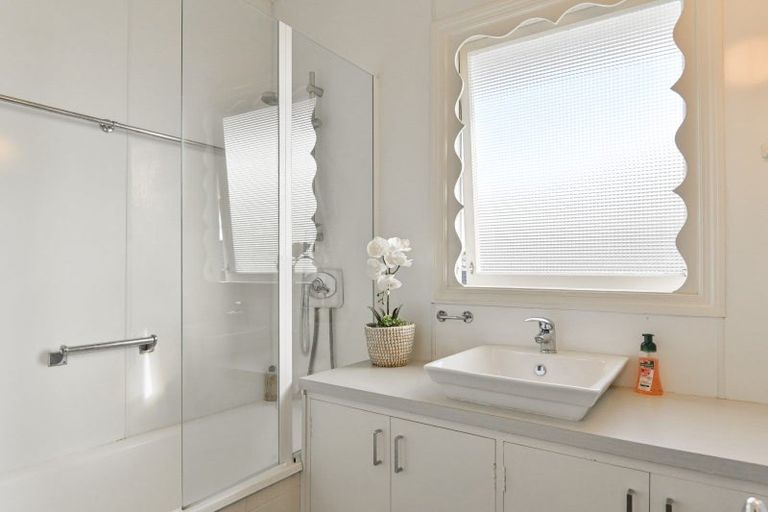 Photo of property in 72a Te Mata Road, Havelock North, 4130