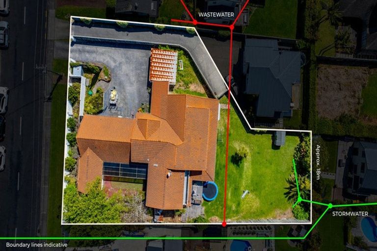 Photo of property in 18 Montgomery Avenue, Rothesay Bay, Auckland, 0630