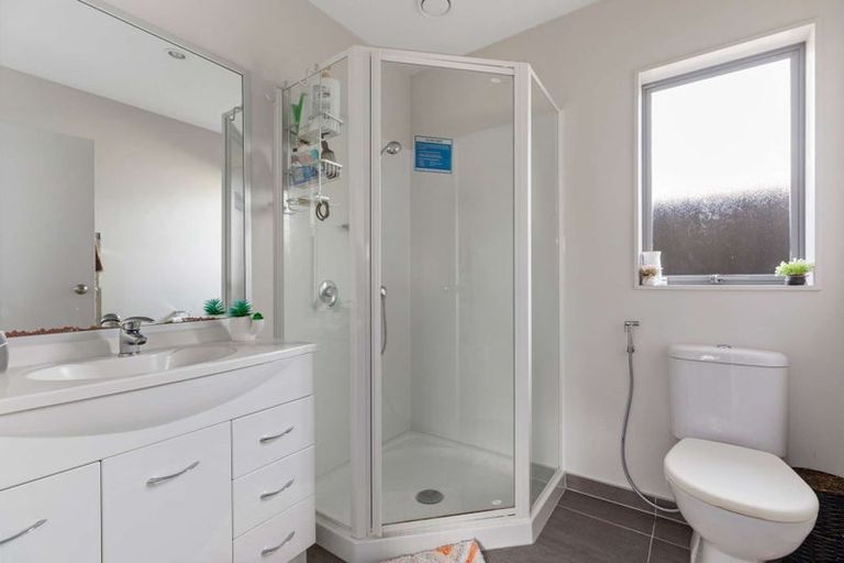 Photo of property in 13 Kotuku Crescent, Takanini, 2112