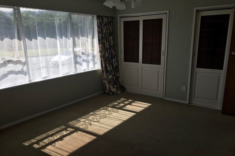 Photo of property in 19 Cassley Crescent, Papakowhai, Porirua, 5024