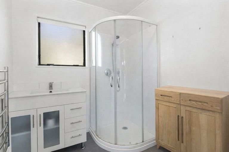 Photo of property in 18 Kahurangi Place, Snells Beach, 0920