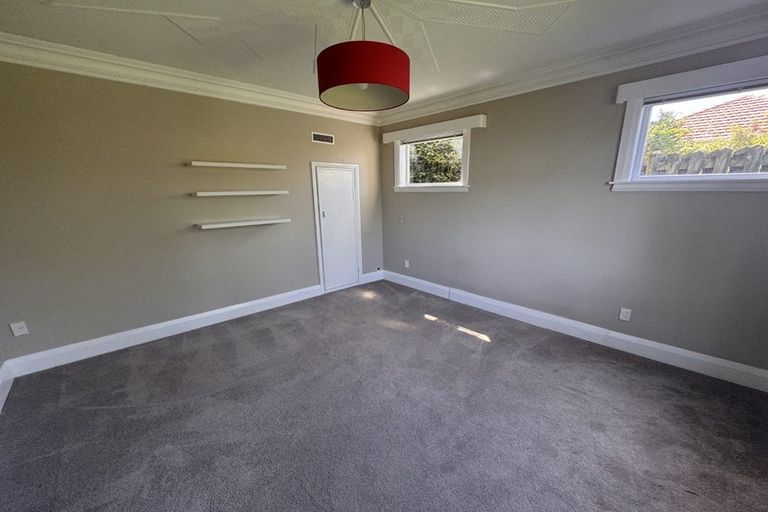 Photo of property in 24 Highbury Crescent, Highbury, Wellington, 6012