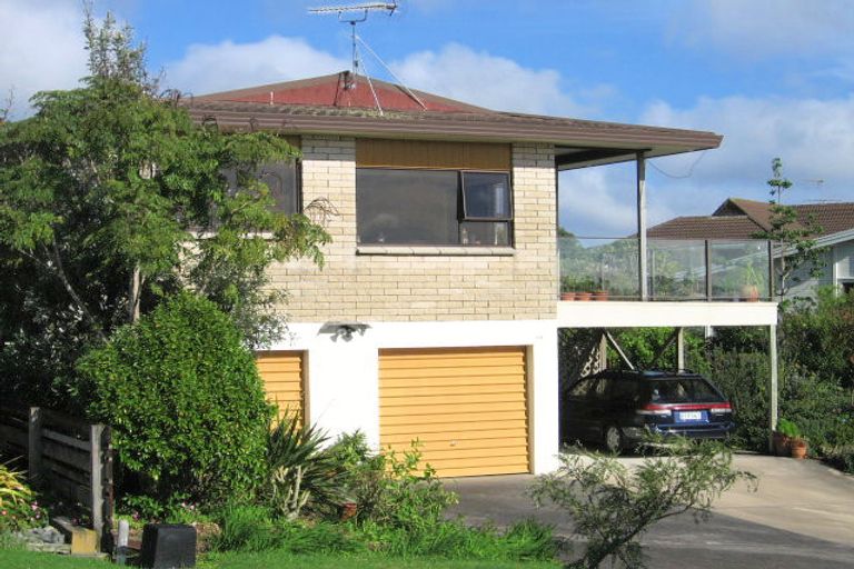 Photo of property in 12b Higham Ferrers Place, Red Beach, 0932