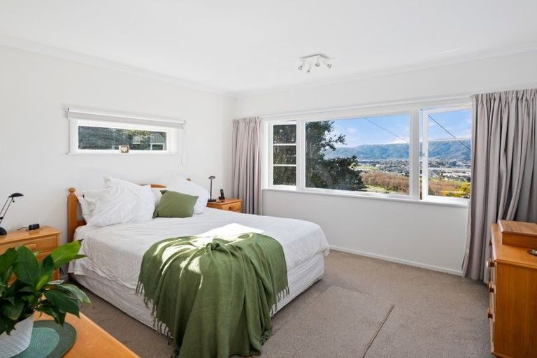 Photo of property in 12b City View Grove, Harbour View, Lower Hutt, 5010