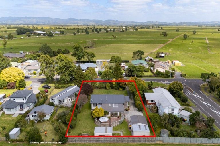 Photo of property in 38 Pipiroa Road, Ngatea, 3503