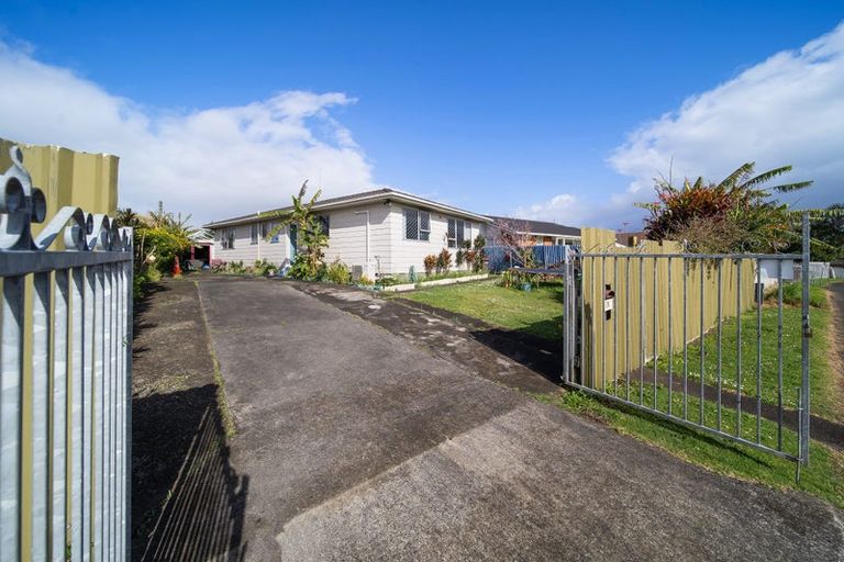 Photo of property in 28 Cottingham Crescent, Mangere East, Auckland, 2024