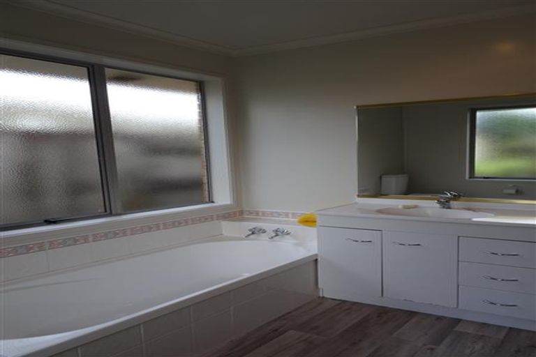 Photo of property in 29 Carlsberg Place, Papamoa Beach, Papamoa, 3118