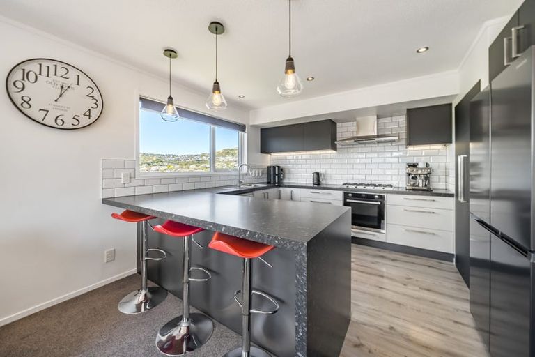 Photo of property in 7 James Cook Drive, Whitby, Porirua, 5024