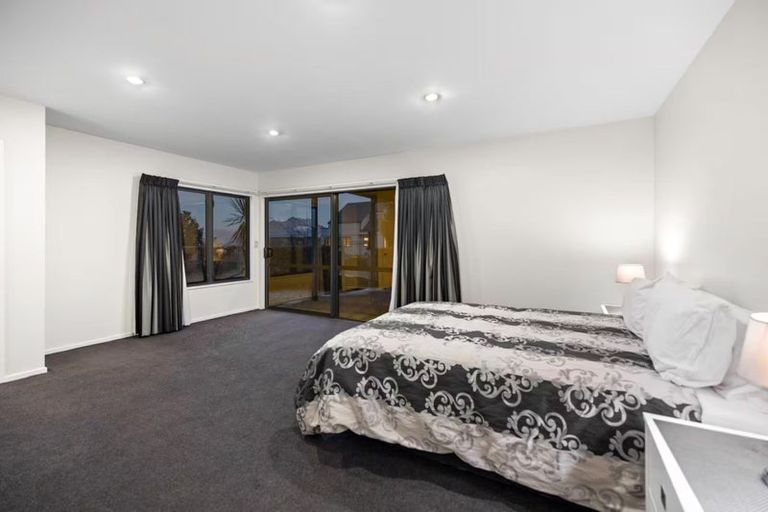Photo of property in 11 Highview Terrace, Queenstown, 9300