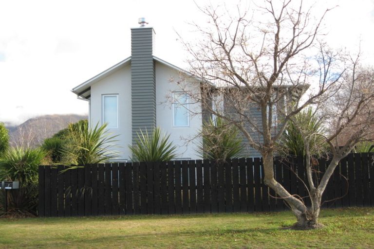 Photo of property in 7 Rata Street, Wanaka, 9305