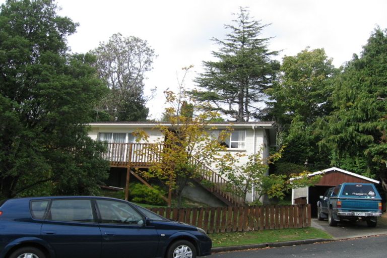 Photo of property in 1a Wyndham Road, Pinehaven, Upper Hutt, 5019