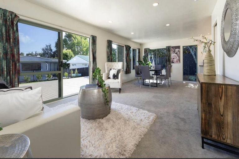 Photo of property in 90a Godley Road, Green Bay, Auckland, 0604