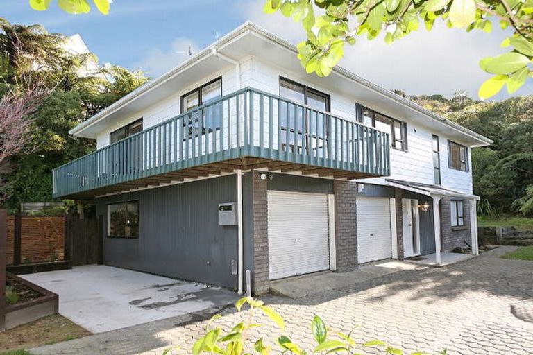 Photo of property in 36 Pekanga Road, Normandale, Lower Hutt, 5010