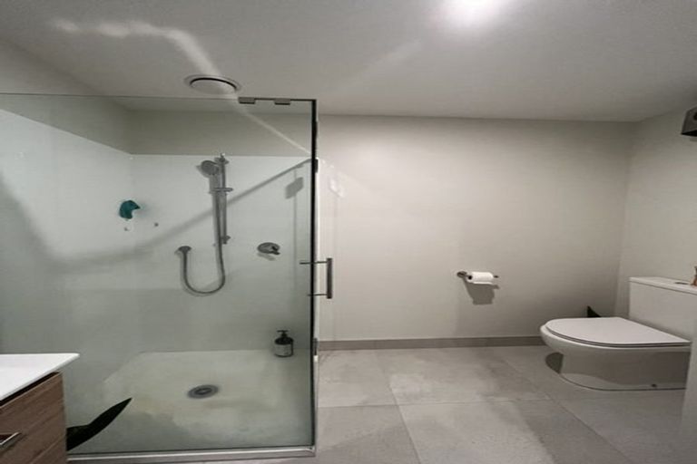 Photo of property in 2/48 Glen Road, Stokes Valley, Lower Hutt, 5019