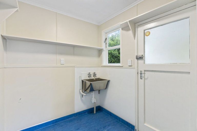 Photo of property in 1/15 Otakau Road, Milford, Auckland, 0620