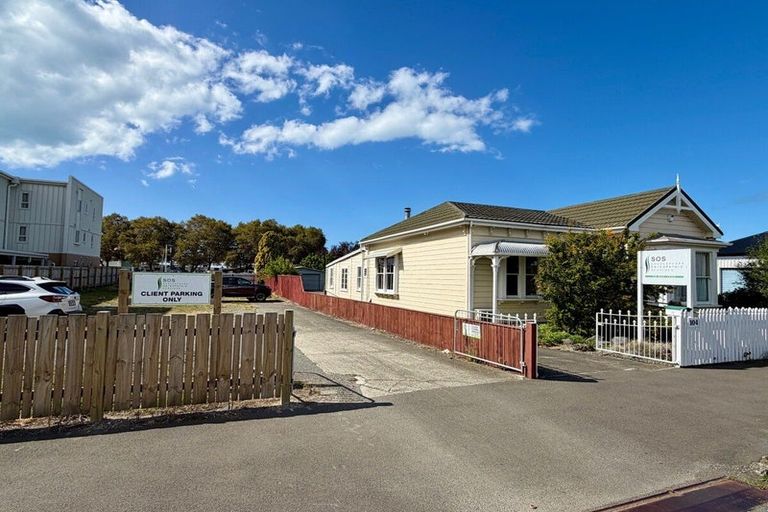 Photo of property in 102 Wellesley Road, Napier South, Napier, 4110