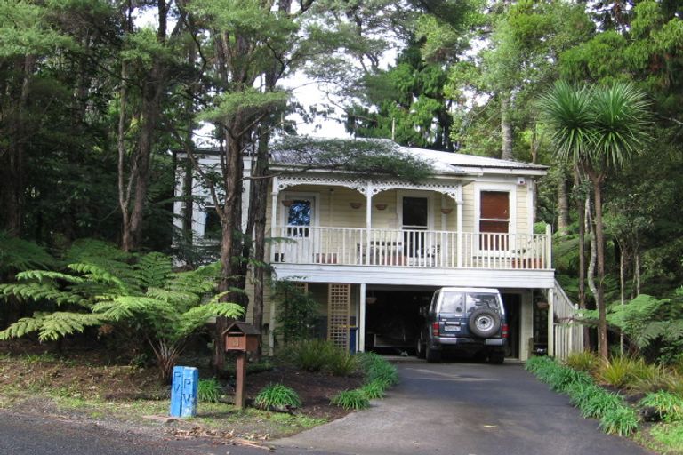 Photo of property in 18 Taraire Road, Titirangi, Auckland, 0604