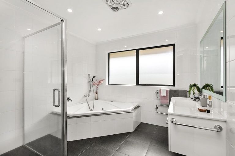 Photo of property in 5 Mosslea Court, Rototuna North, Hamilton, 3210