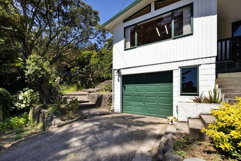 Photo of property in 15 Awanui Street, Merrilands, New Plymouth, 4312