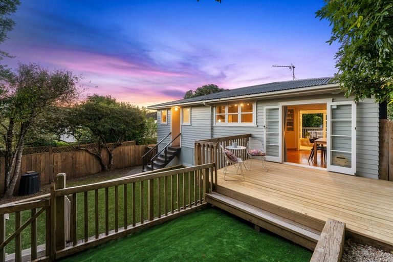 Photo of property in 1/12 Selwyn Crescent, Forrest Hill, Auckland, 0620