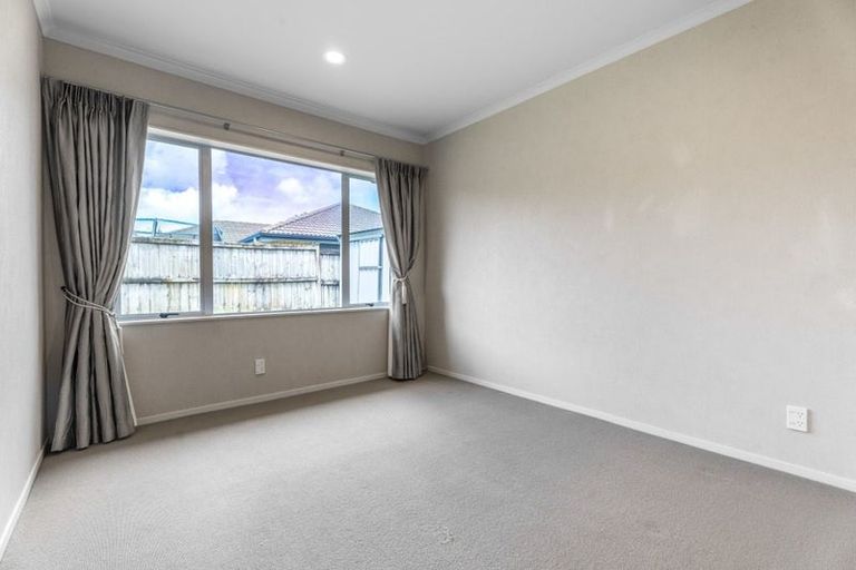 Photo of property in 9 Stranraer Crescent, Wattle Downs, Auckland, 2103