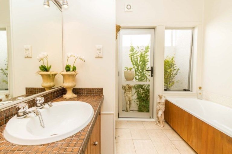 Photo of property in 464 Warspite Avenue, Ascot Park, Porirua, 5024