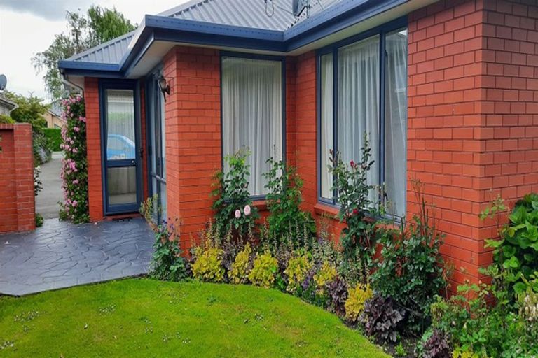 Photo of property in 2/137 Harewood Road, Papanui, Christchurch, 8053