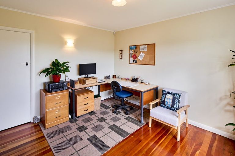 Photo of property in 27 Bedford Street, Northland, Wellington, 6012