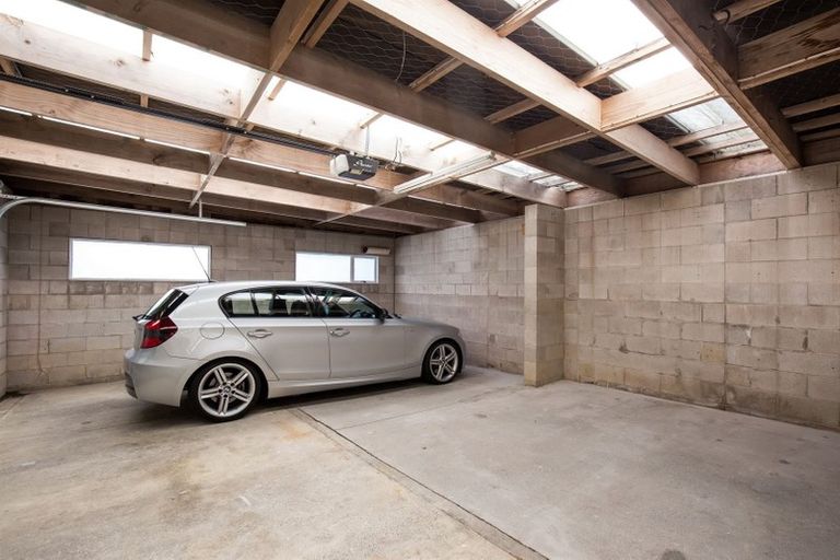 Photo of property in 5 Sea Vista Avenue, Beach Haven, Auckland, 0626