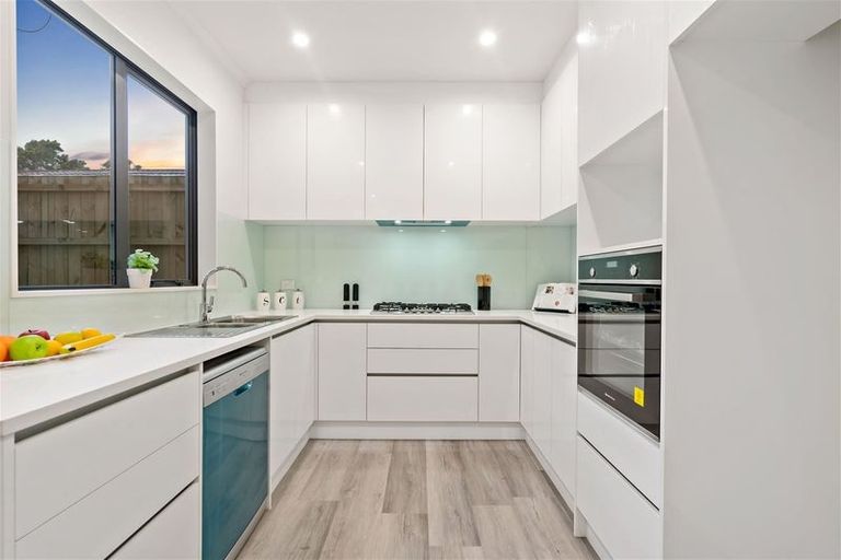 Photo of property in 3/32 Alfriston Road, Manurewa East, Auckland, 2102