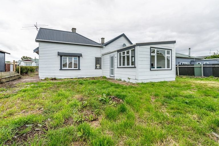 Photo of property in 14 Collingwood Street, Strathern, Invercargill, 9812