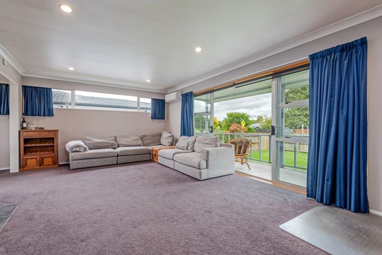Photo of property in 9 John F Kennedy Drive, Milson, Palmerston North, 4414