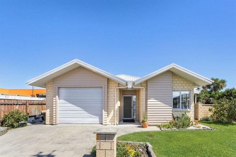 Photo of property in 30 Russell Street, Westport, 7825