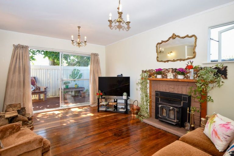 Photo of property in 108 Broadway, Carterton, 5713