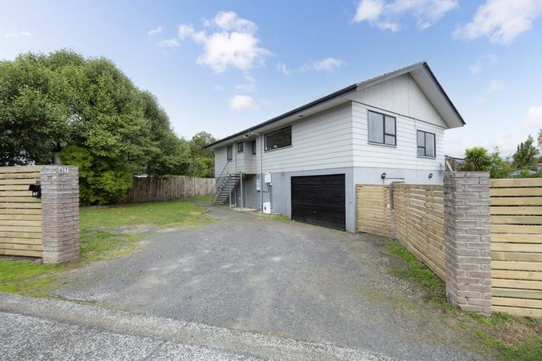 Photo of property in 67 Meadowvale Rise, Titirangi, Auckland, 0604