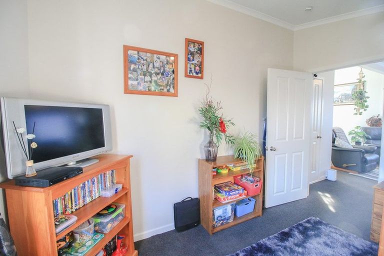 Photo of property in 36 Mcdougall Street, Bluff, 9814