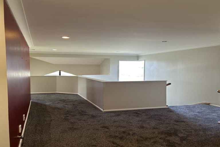 Photo of property in 12 Waterhouse Drive, Brooklyn, Wellington, 6021