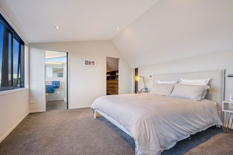 Photo of property in 35a Rothesay Bay Road, Rothesay Bay, Auckland, 0630