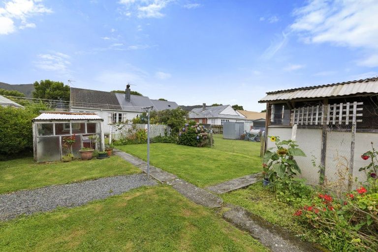 Photo of property in 13 Bush Street, Naenae, Lower Hutt, 5011