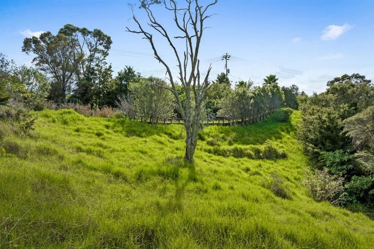 Photo of property in 9b Whangaparaoa Road, Red Beach, 0932