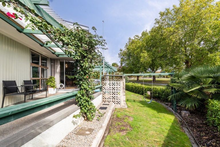 Photo of property in 110 Avondale Road, Taradale, Napier, 4112