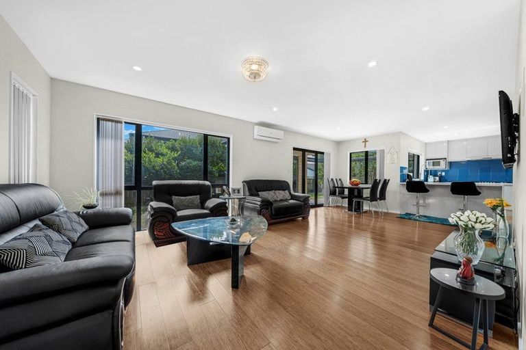 Photo of property in 12 Nandi Lane, Ranui, Auckland, 0612