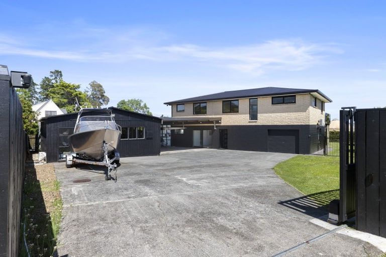 Photo of property in 10 Cottonwood Place, Kawakawa Bay, Papakura, 2585